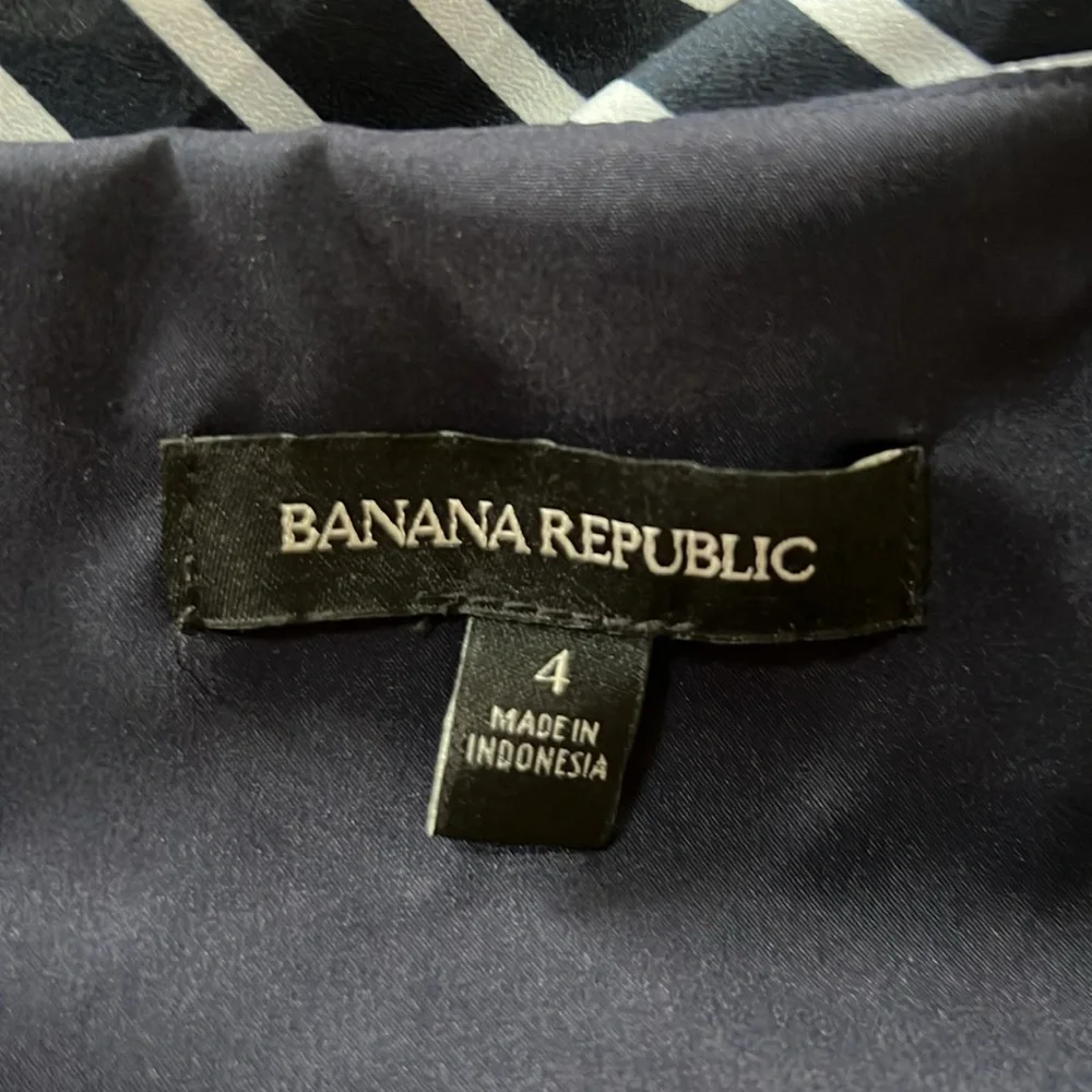 Banana Republic Hanker-chief Preppy Navy Dress, Size 4 - Picture 9 of 10